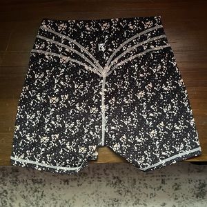 BuffBunny Legacy Shorts Black Terrazzo Size M